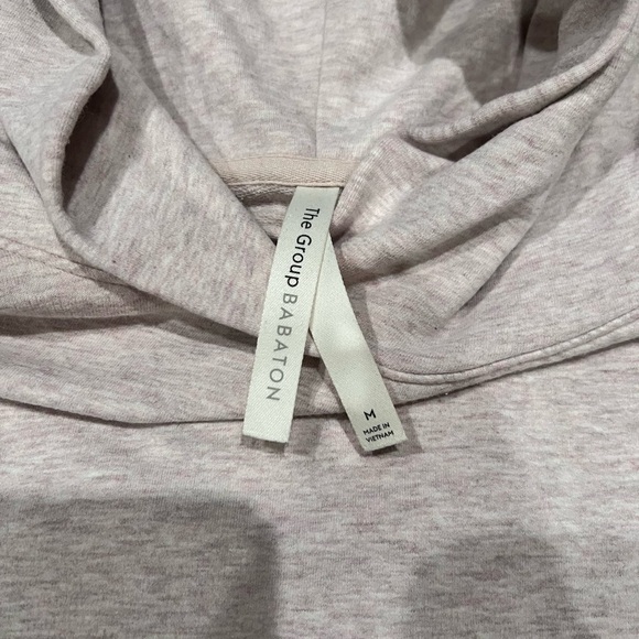 Aritzia The Group by Babaton Weekender Cinchable Pullover Cropped Hoodie Size M - Picture 7 of 8